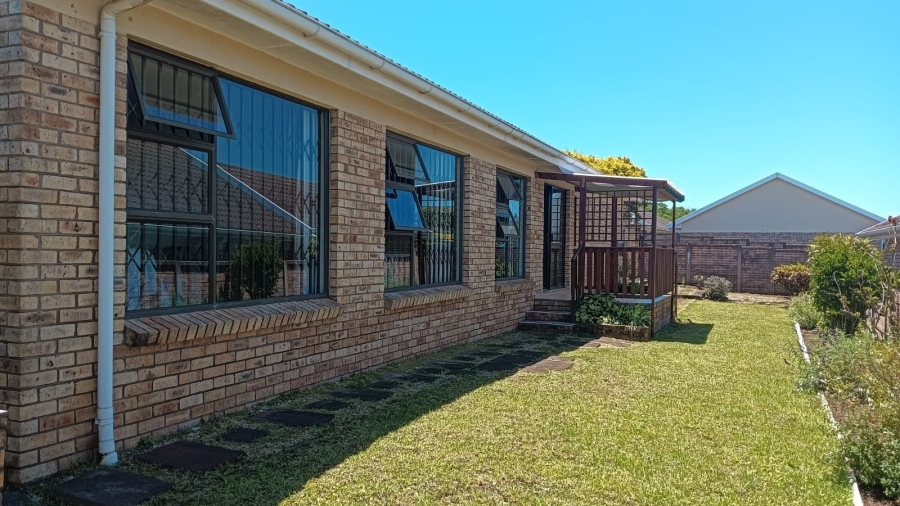 3 Bedroom Property for Sale in Beacon Bay Eastern Cape